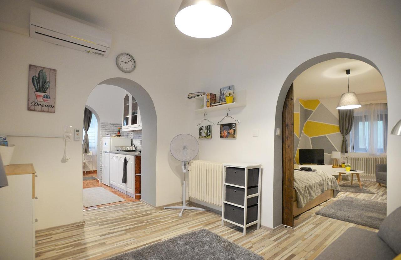 Castle Garden Apartman Егер Екстериор снимка