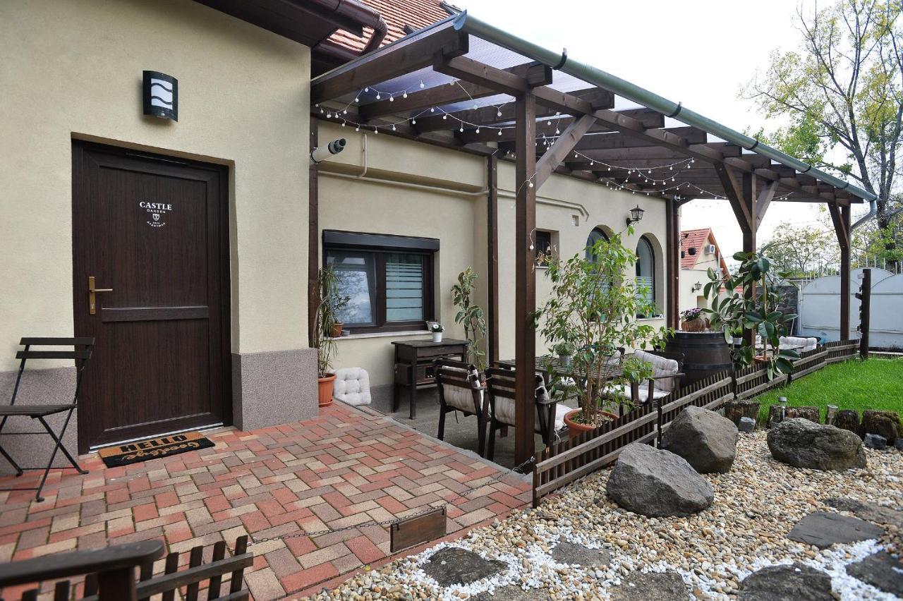 Castle Garden Apartman Егер Екстериор снимка