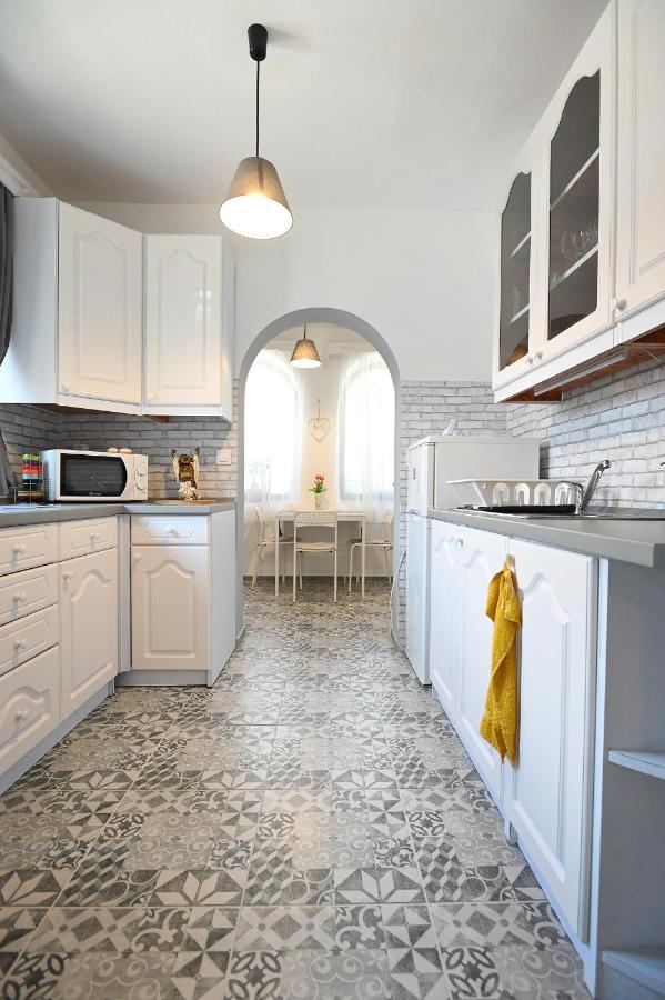 Castle Garden Apartman Егер Екстериор снимка